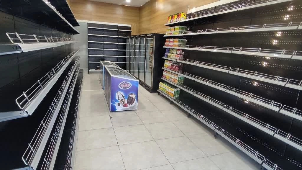 The price and implementation of modern store shelves in Saveh