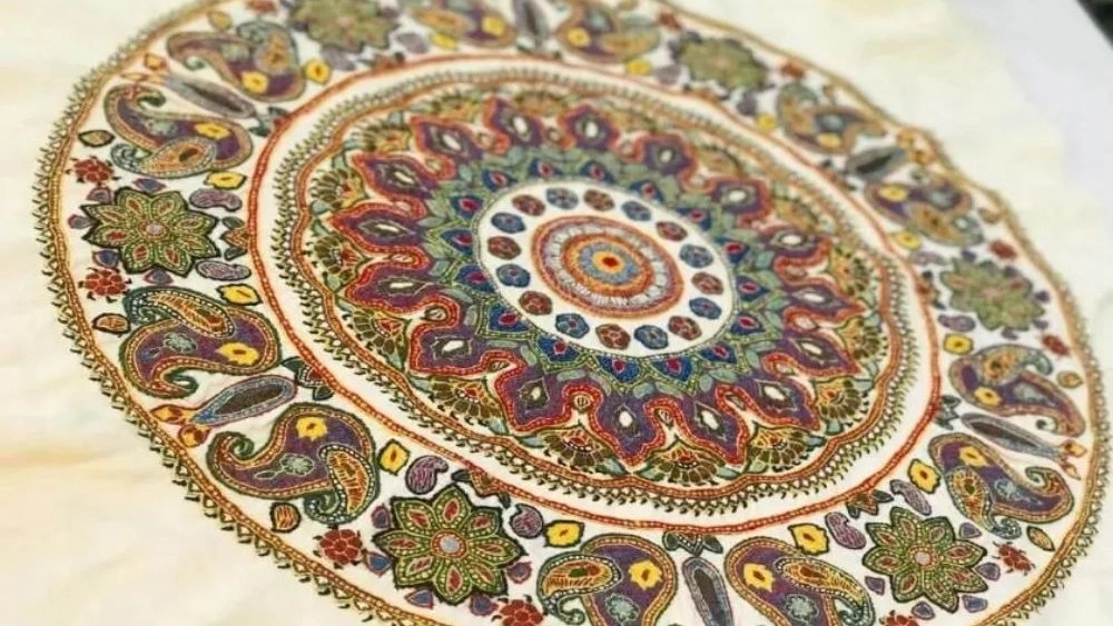 Direct purchase of Kerman watches and special table cloths