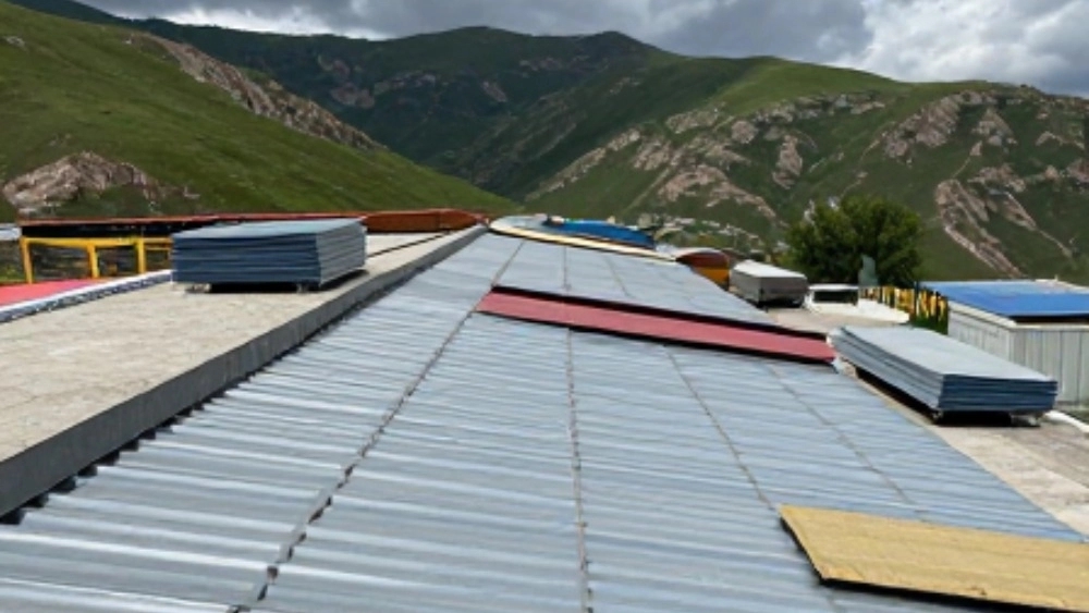 Firouzkoh'da tavan döşemelerinin satışı, yüksek kaliteli metal ve İranit çimento alımı