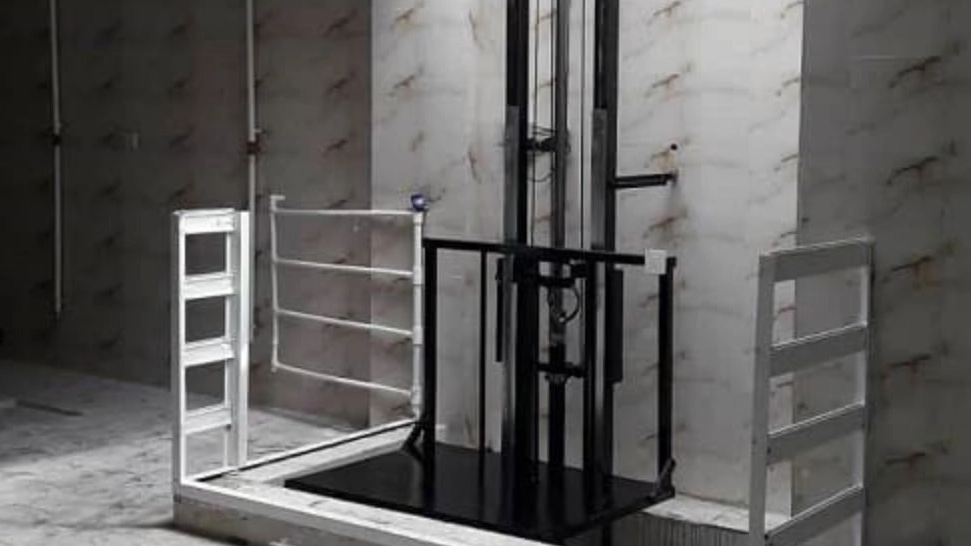Specialized hydraulic lift installation and sales center in Yazd
