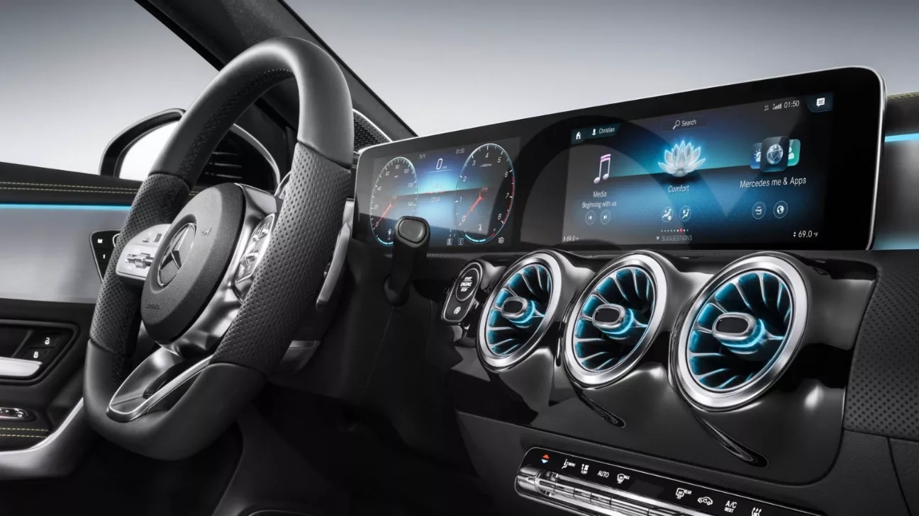 Getting to know the car monitor