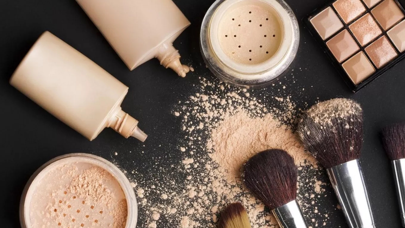 The correct order of makeup