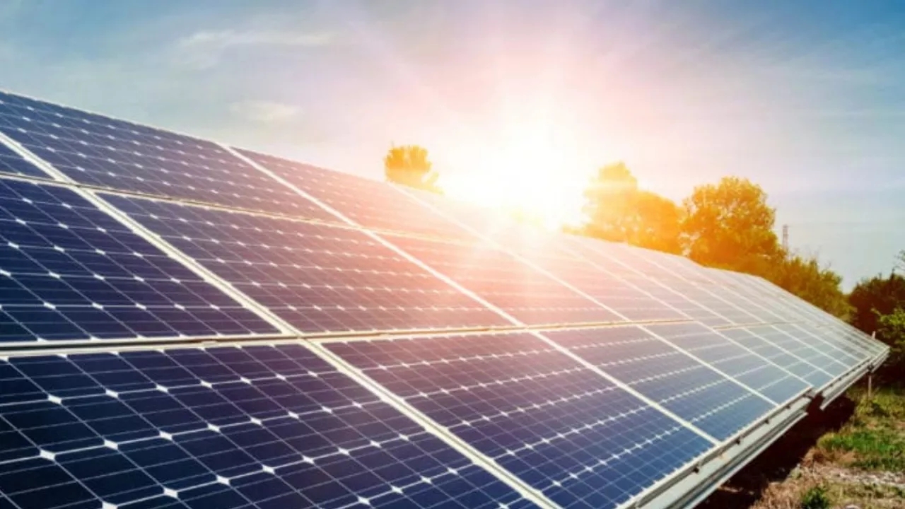 What is a solar inverter and what is its use?