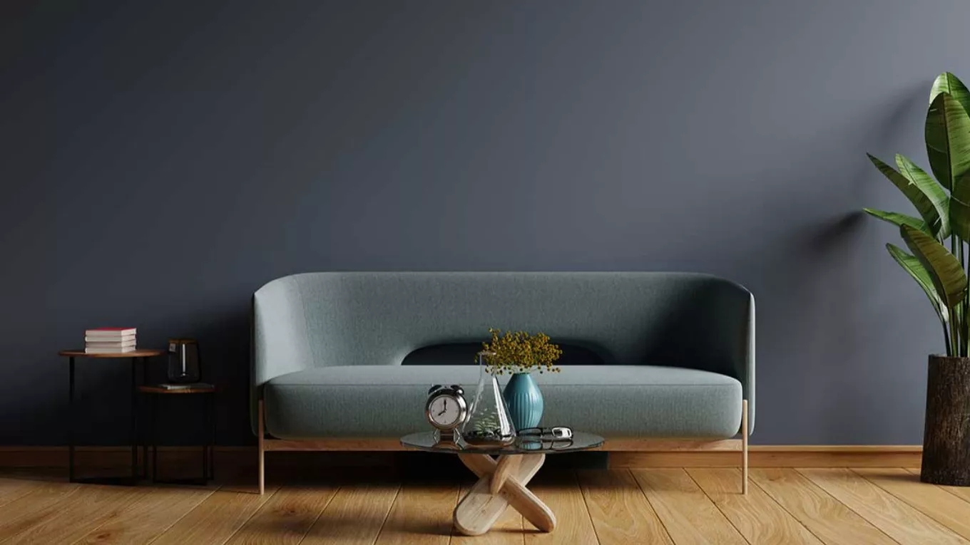 What are the characteristics of a good sports sofa?