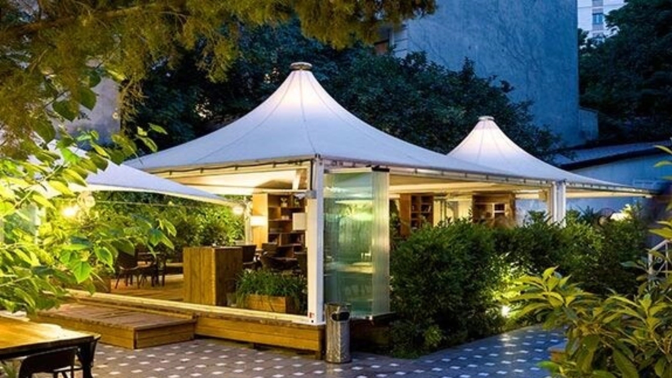 Tahran'da her türlü ahşap kulübe ve ahşap yapıların çardaklarının inşaatı