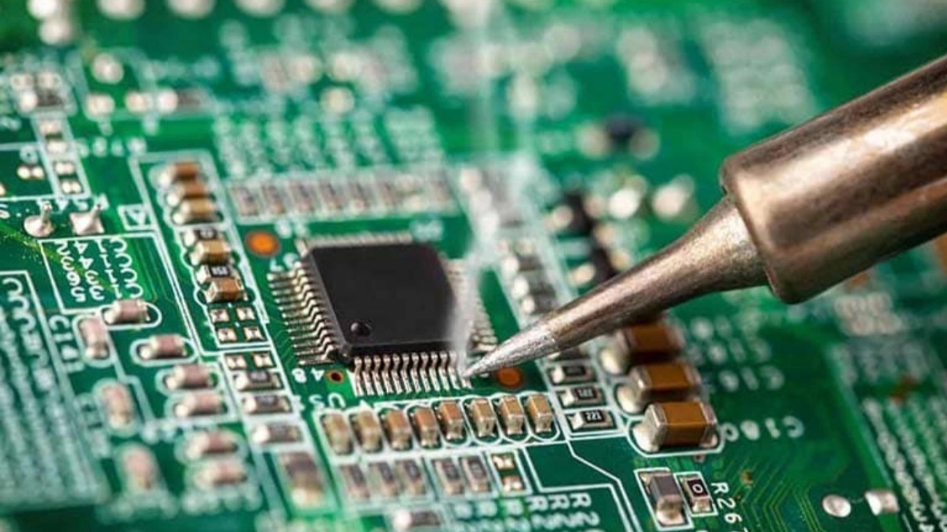 How to assemble the electronic board?