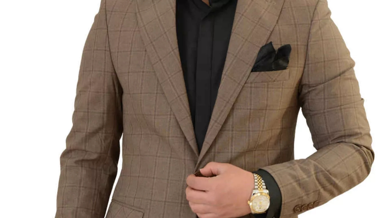 Tips on choosing the color and design of a men's suit