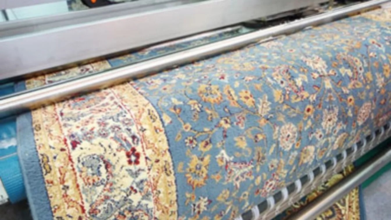 The difference between washing the carpet manually and automatically