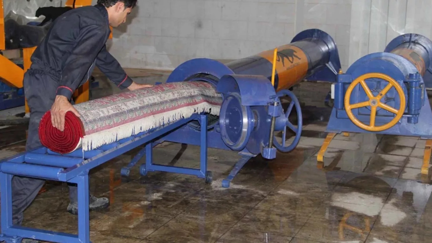 Comparison of manual, semi-automatic and automatic carpet washing
