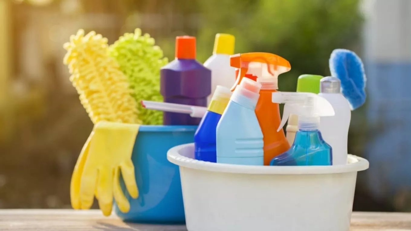 Detergents for carpet cleaners