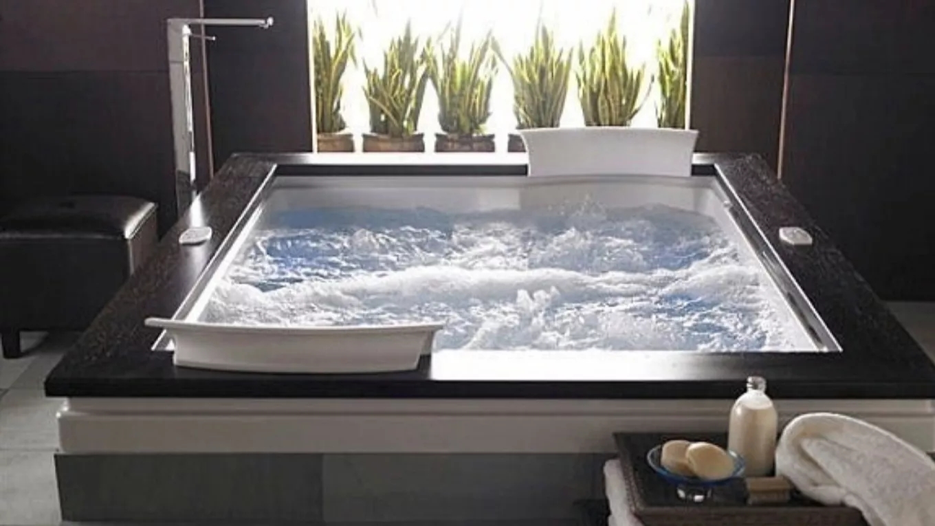 How to use a jacuzzi tub