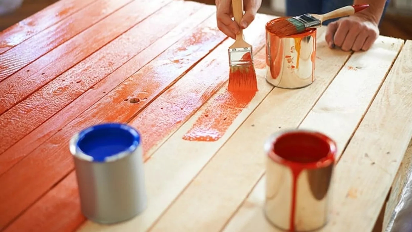 What are the uses of polyurethane paint in interior decoration?