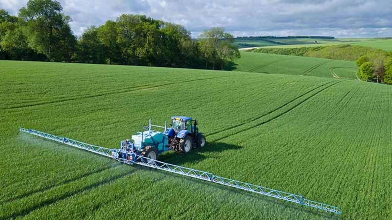What are the characteristics of good agricultural land?
