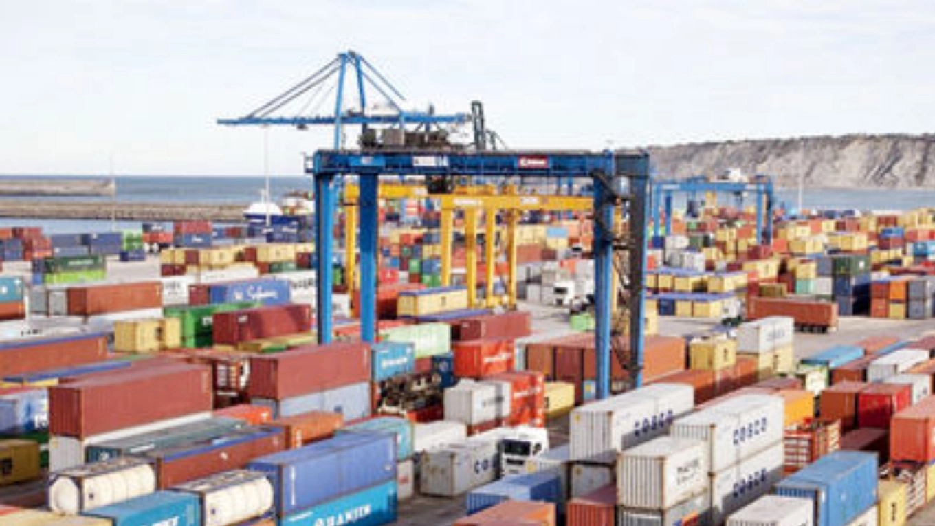 How to clear goods from customs