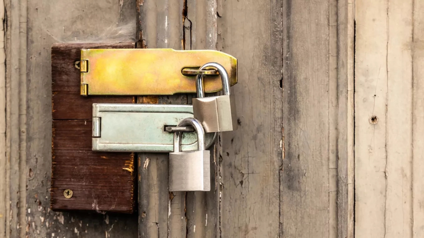 What is a padlock?