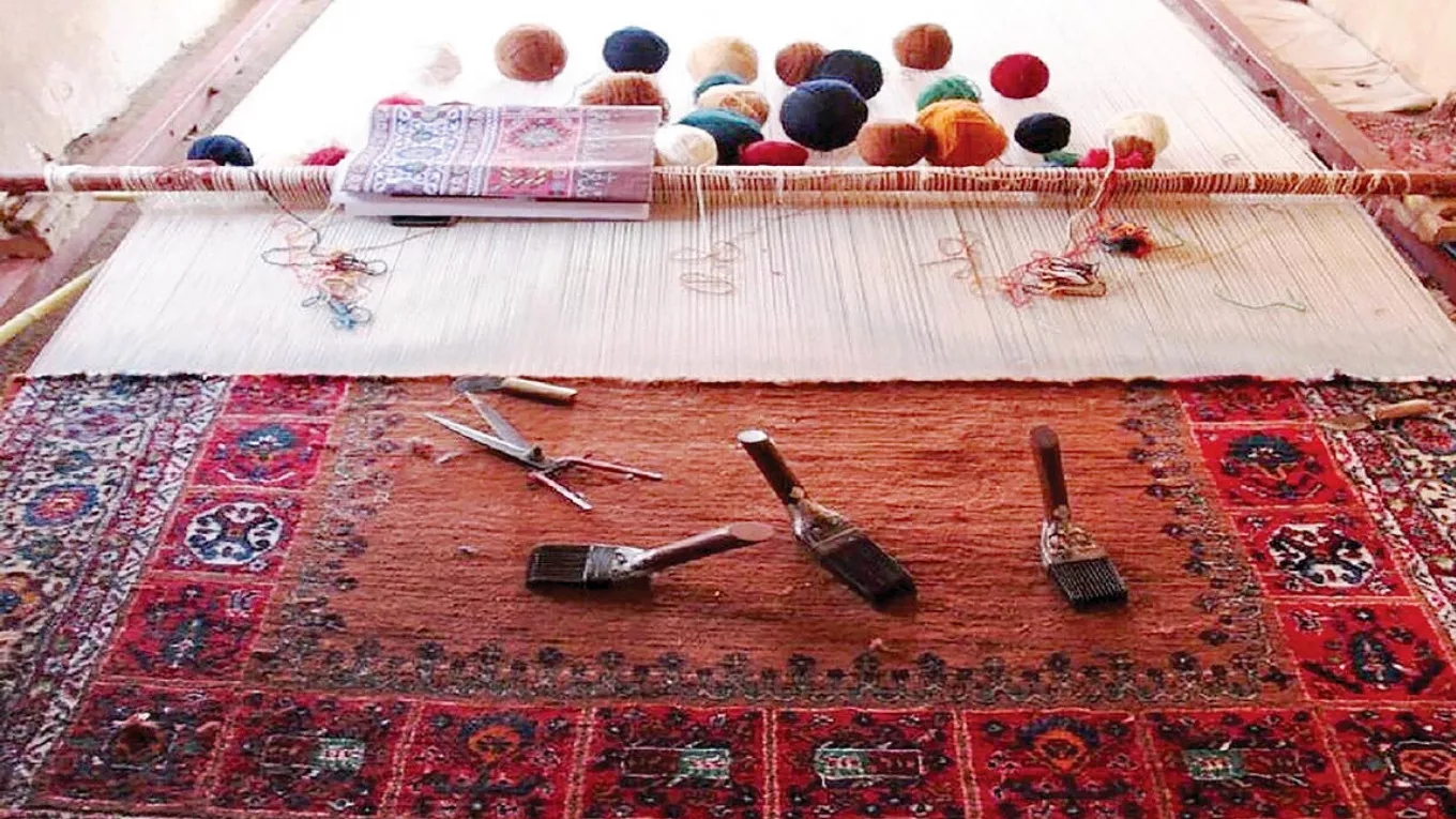 El dokuması halıların özellikleri