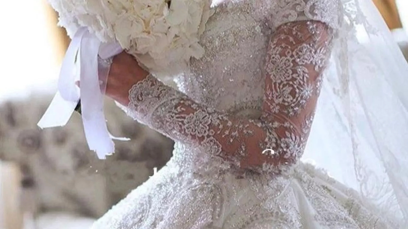 أنواع موديلات فساتين الزفاف للأشخاص قصار القامة