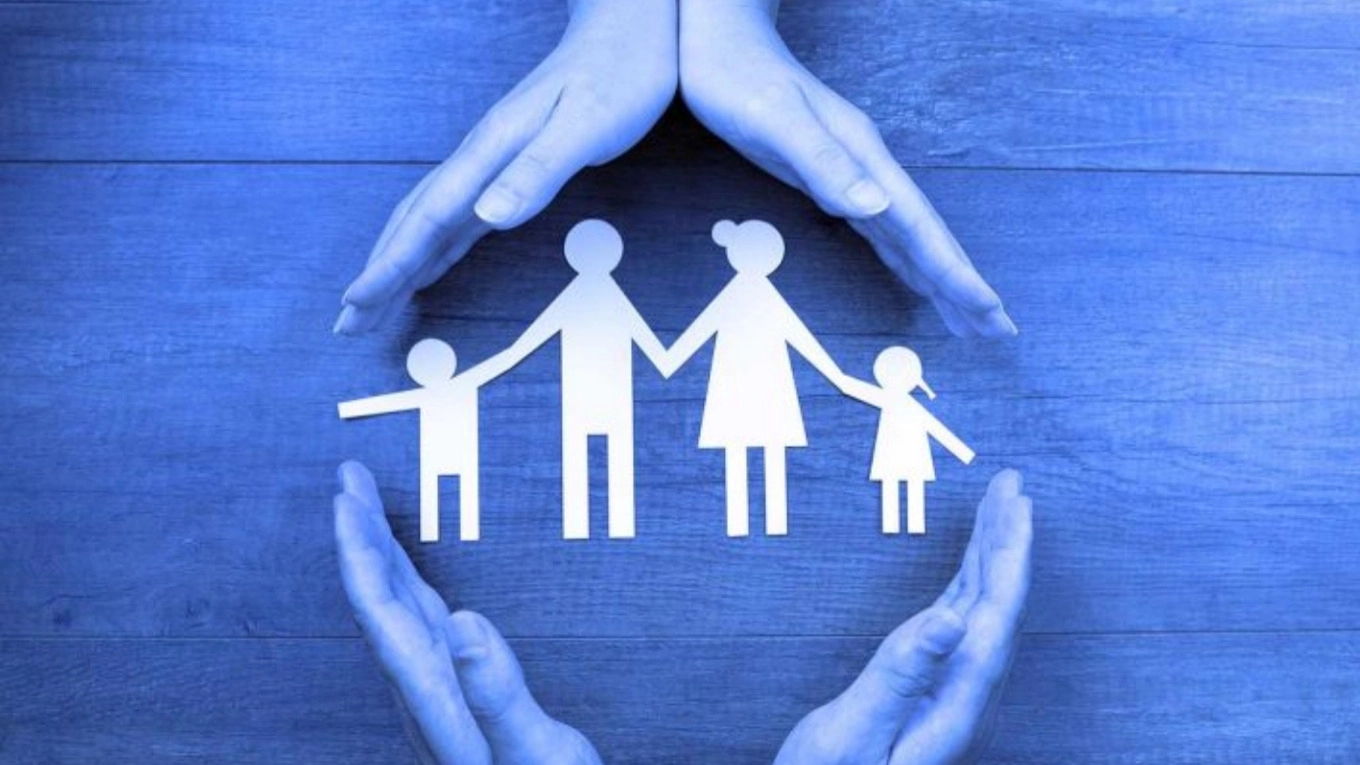 Who gets the life insurance amount after death?