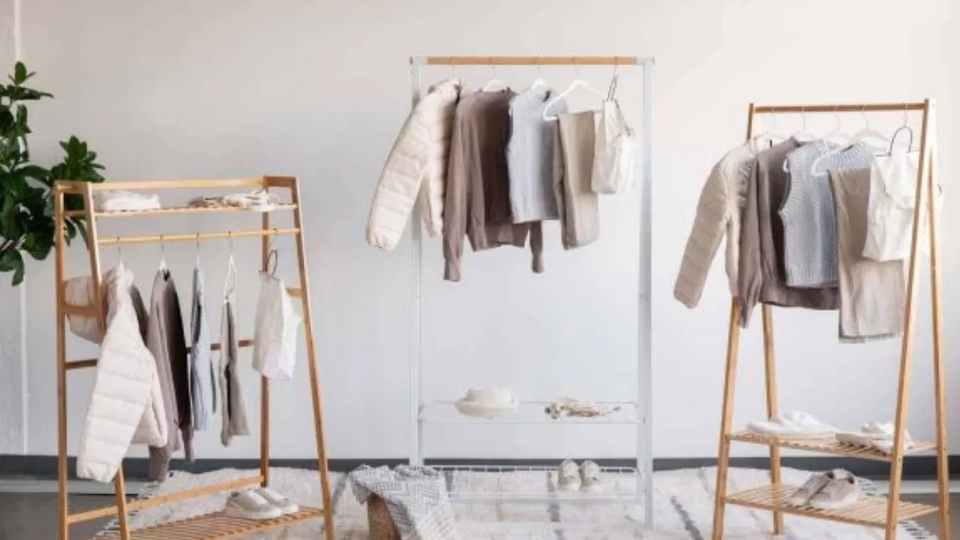 Advantages of using shelves and racks at home