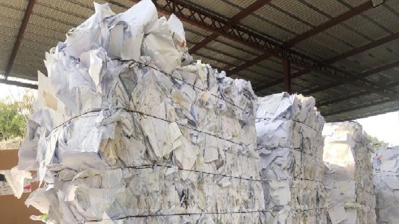 Benefits of using paper and cardboard waste