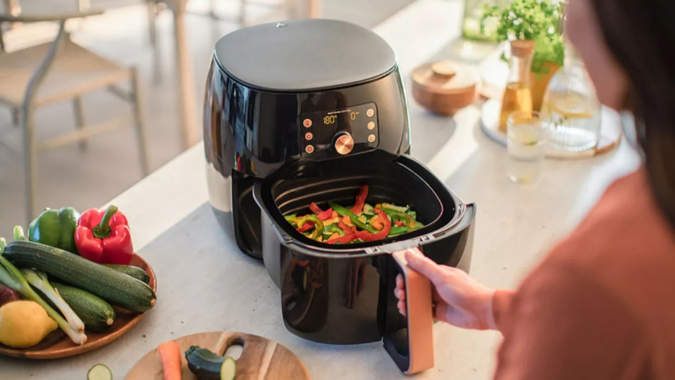 What is a deep fryer and what is its use?
