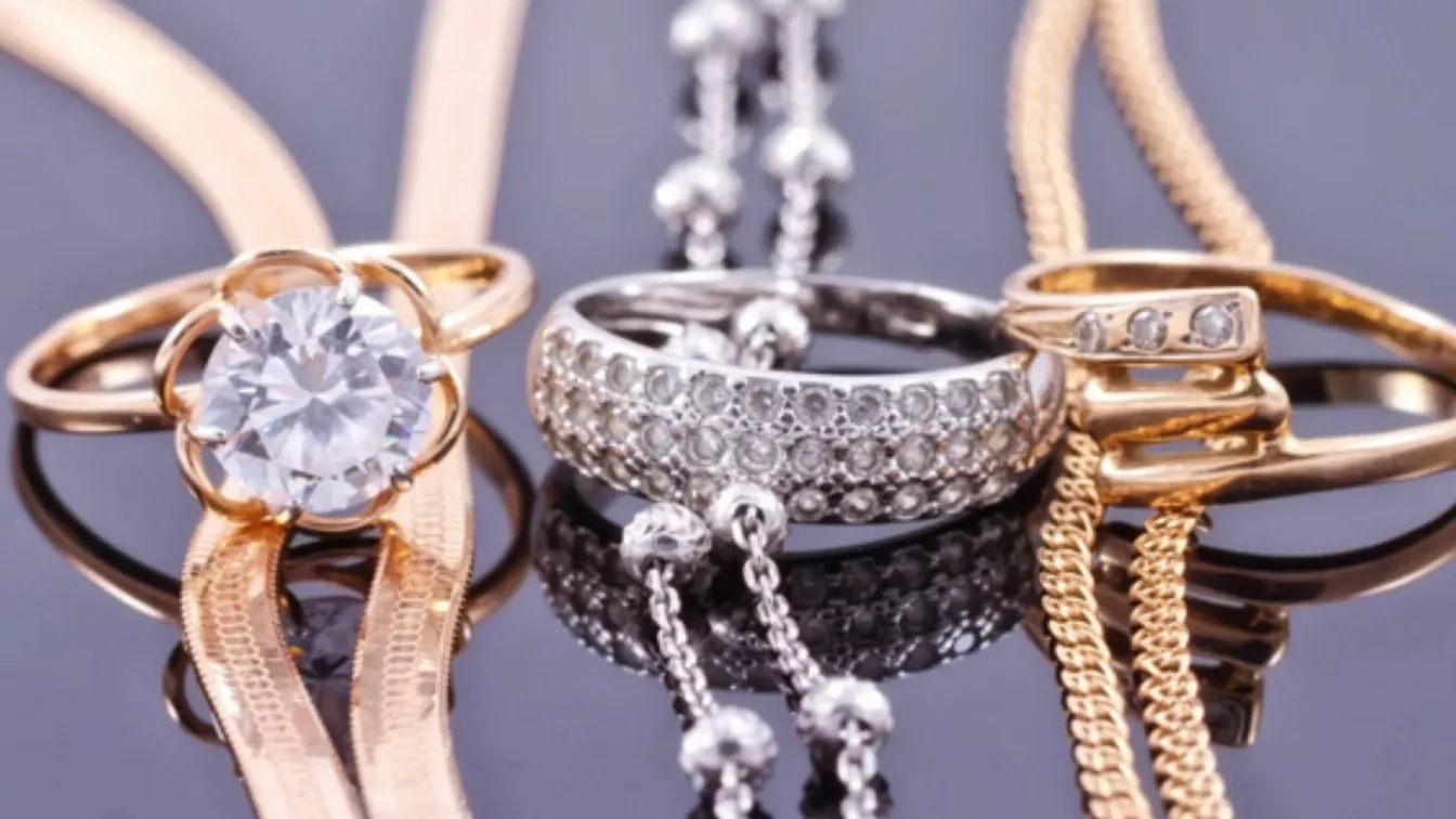How to make gold rhinestones silver?
