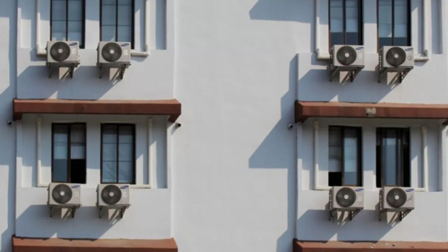 What is an air conditioner and how does it work?