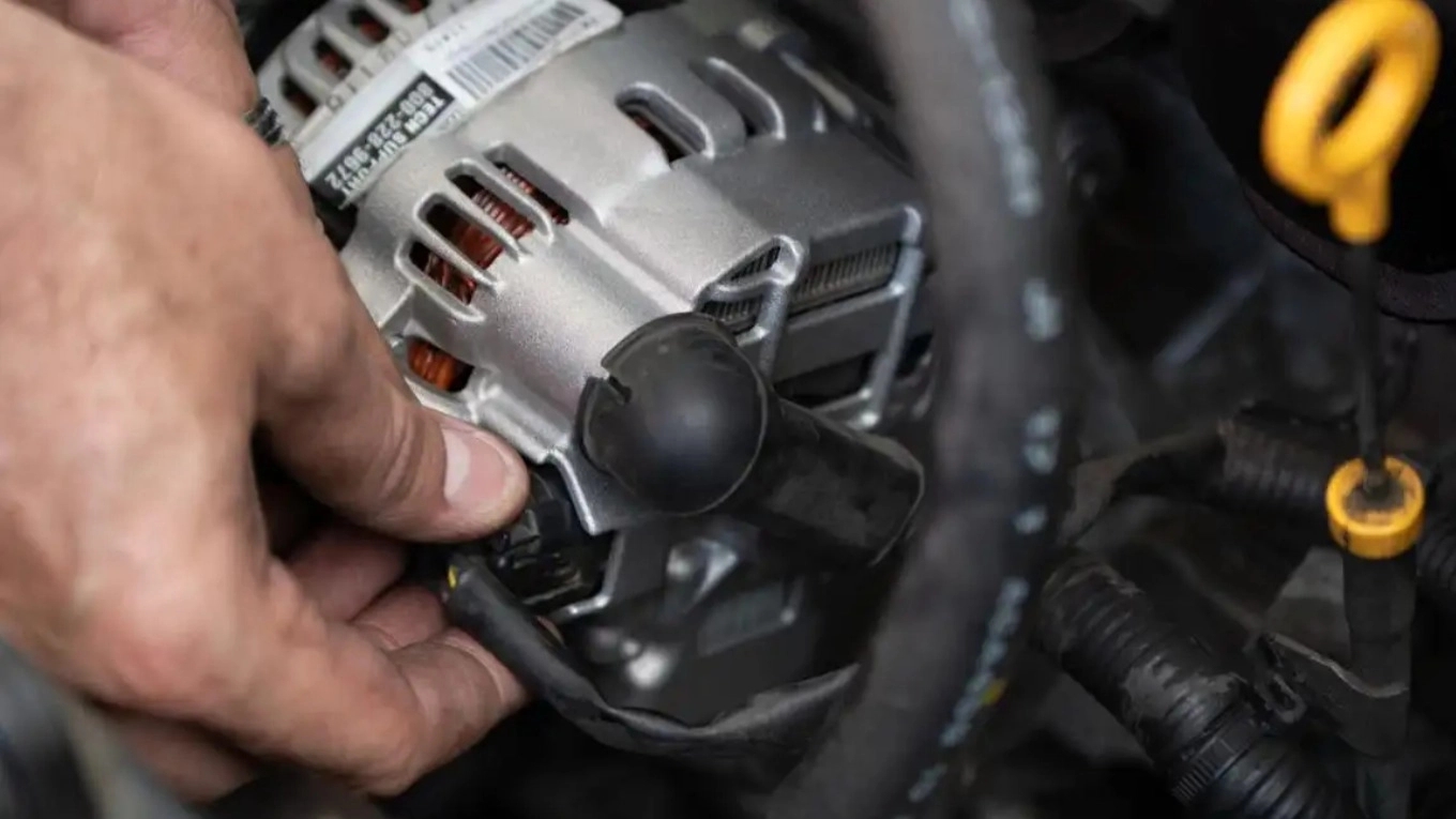 What are the symptoms of alternator failure?