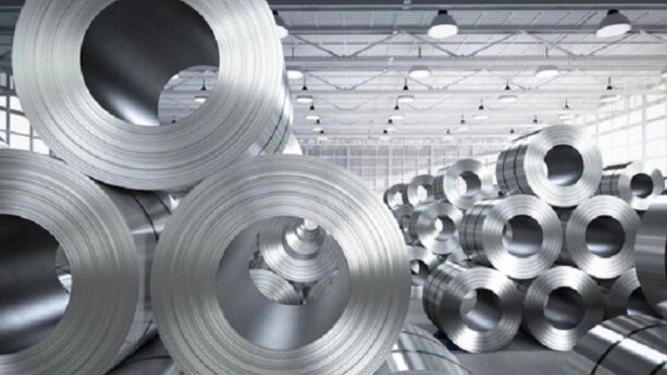 What is tin plate and which industries use it?