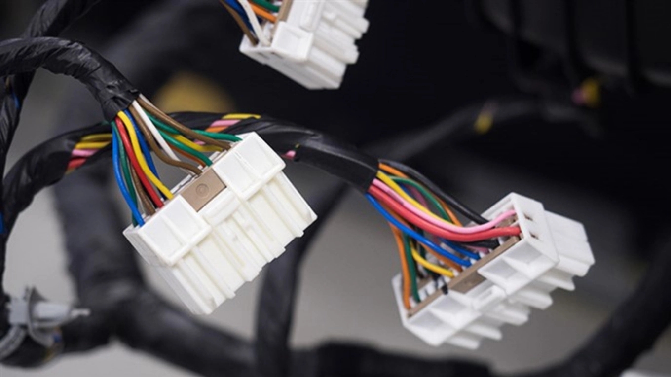 Investigating the causes of burning wiring in the car