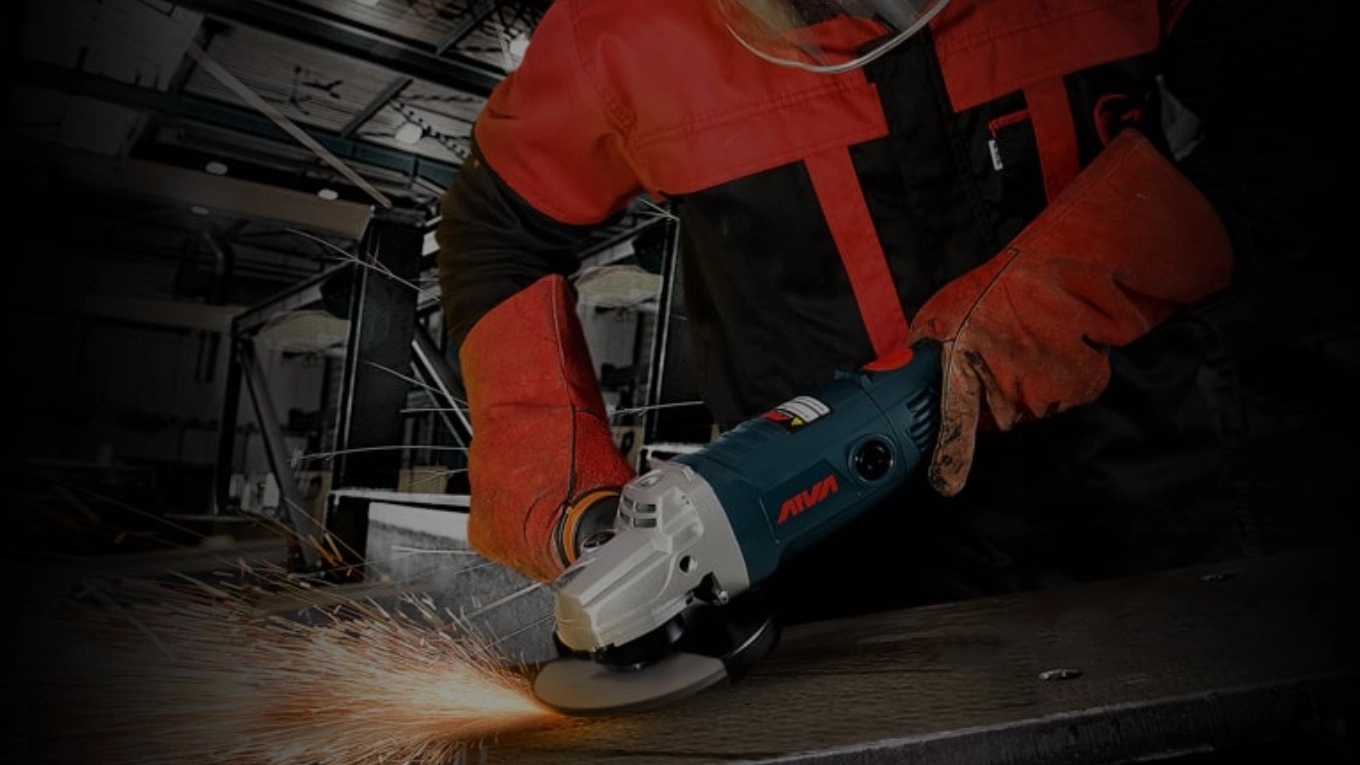 What is a milling machine and what is its use?