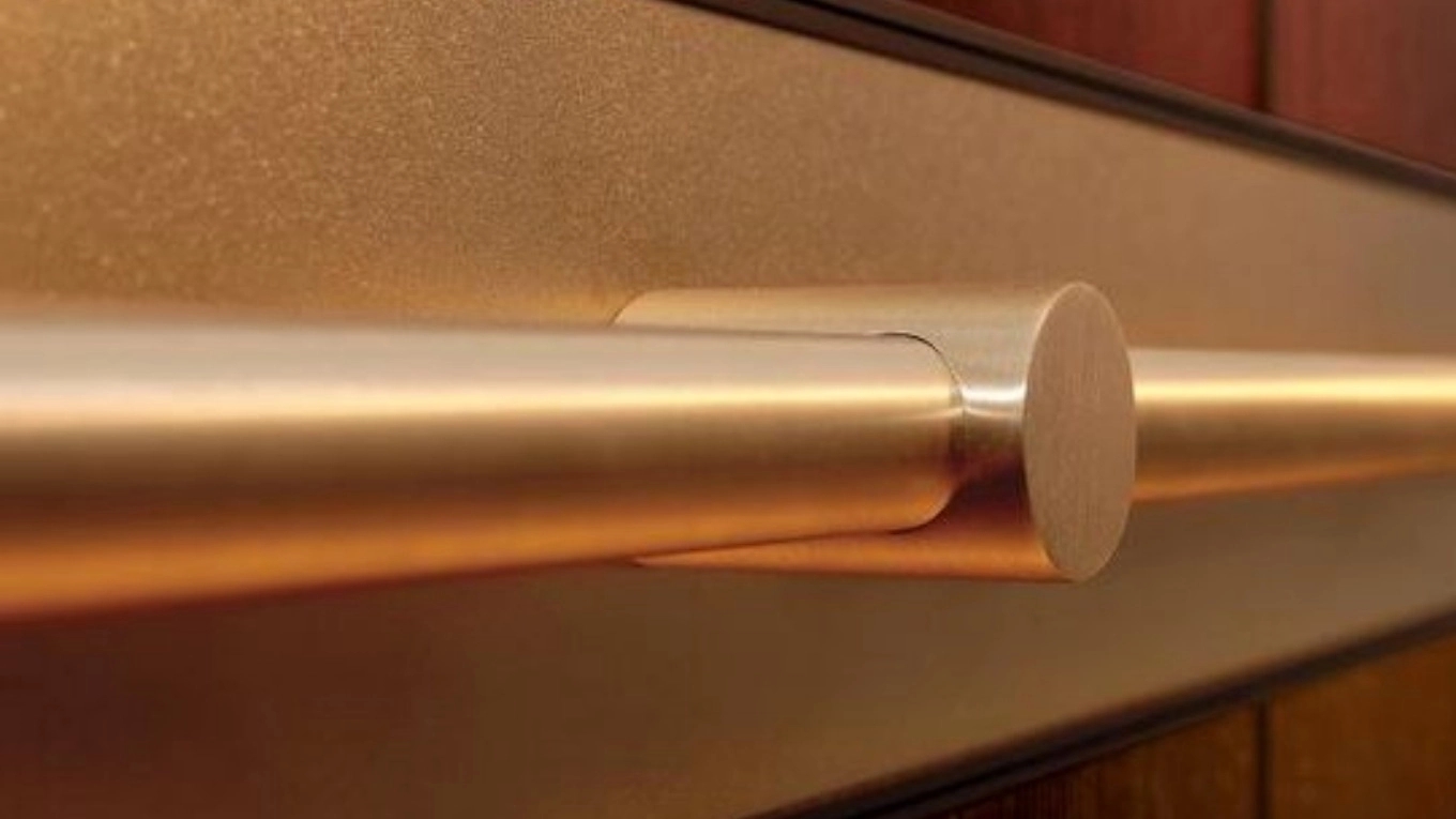 Door handle and elevator cabin