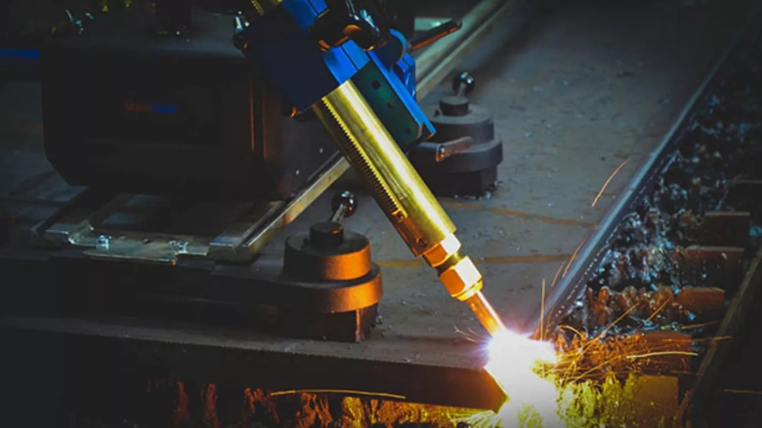 Air cutting or gas cutting