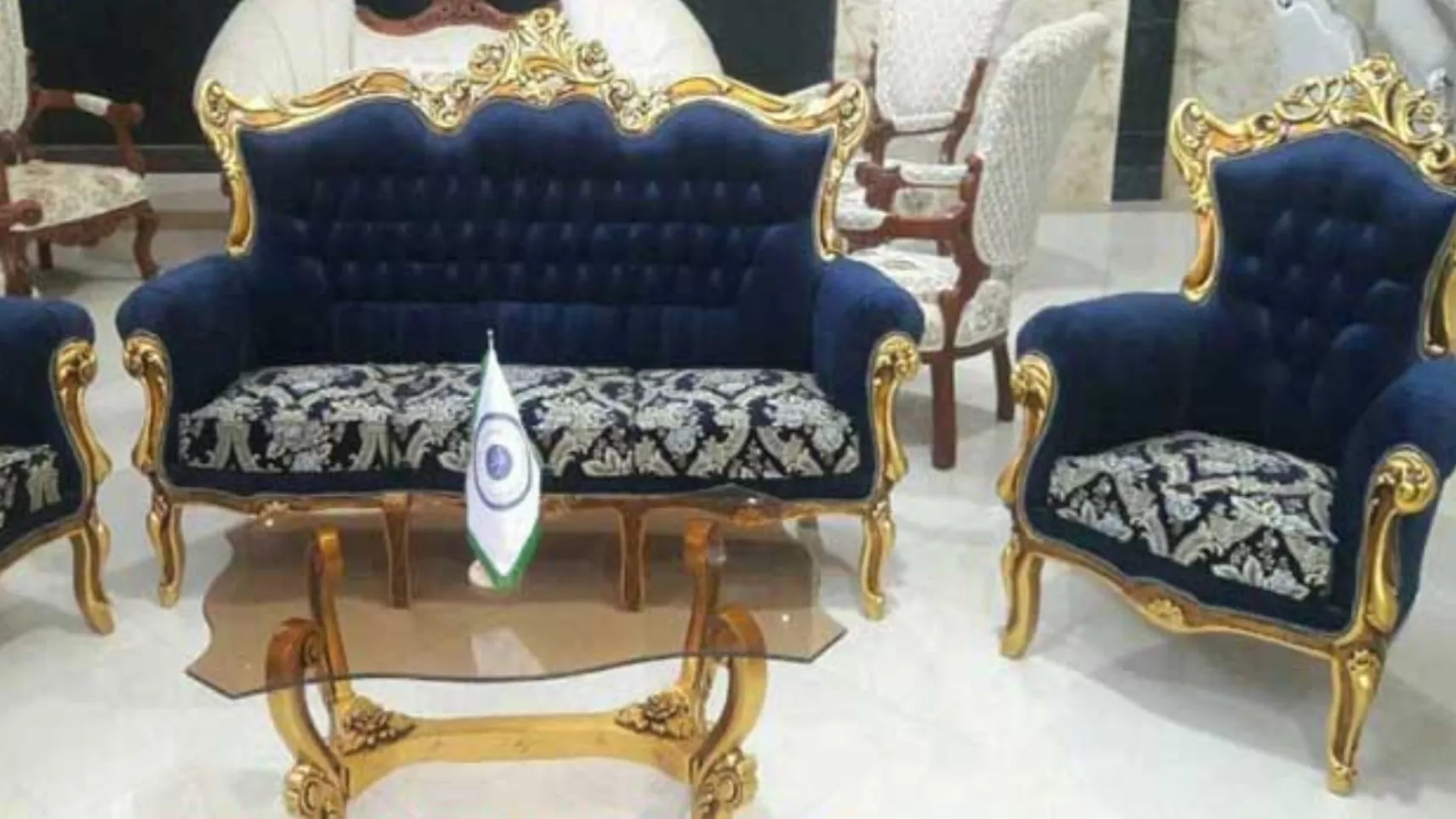 تفاوت مبل راحتی با کلاسیک و سلطنتی