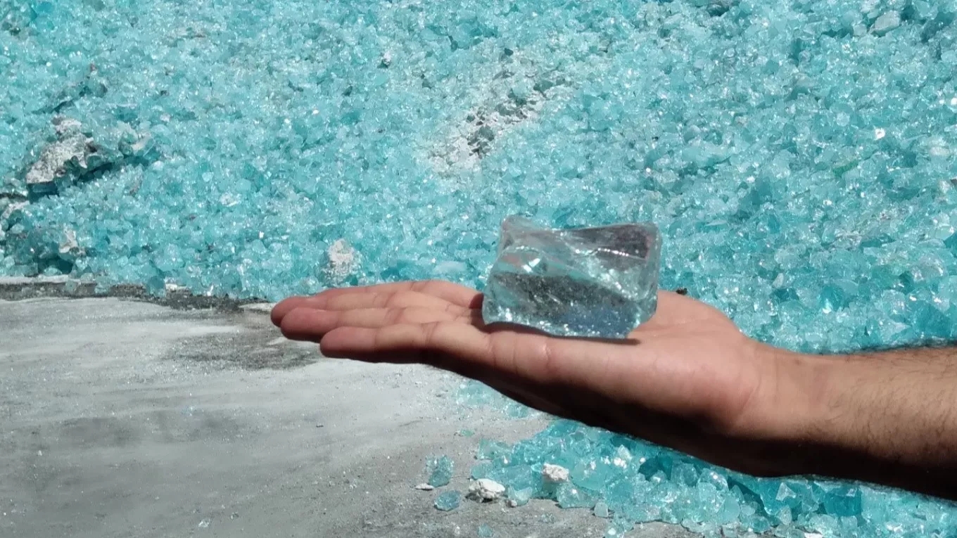 The use of sodium silicate glue in the automotive industry