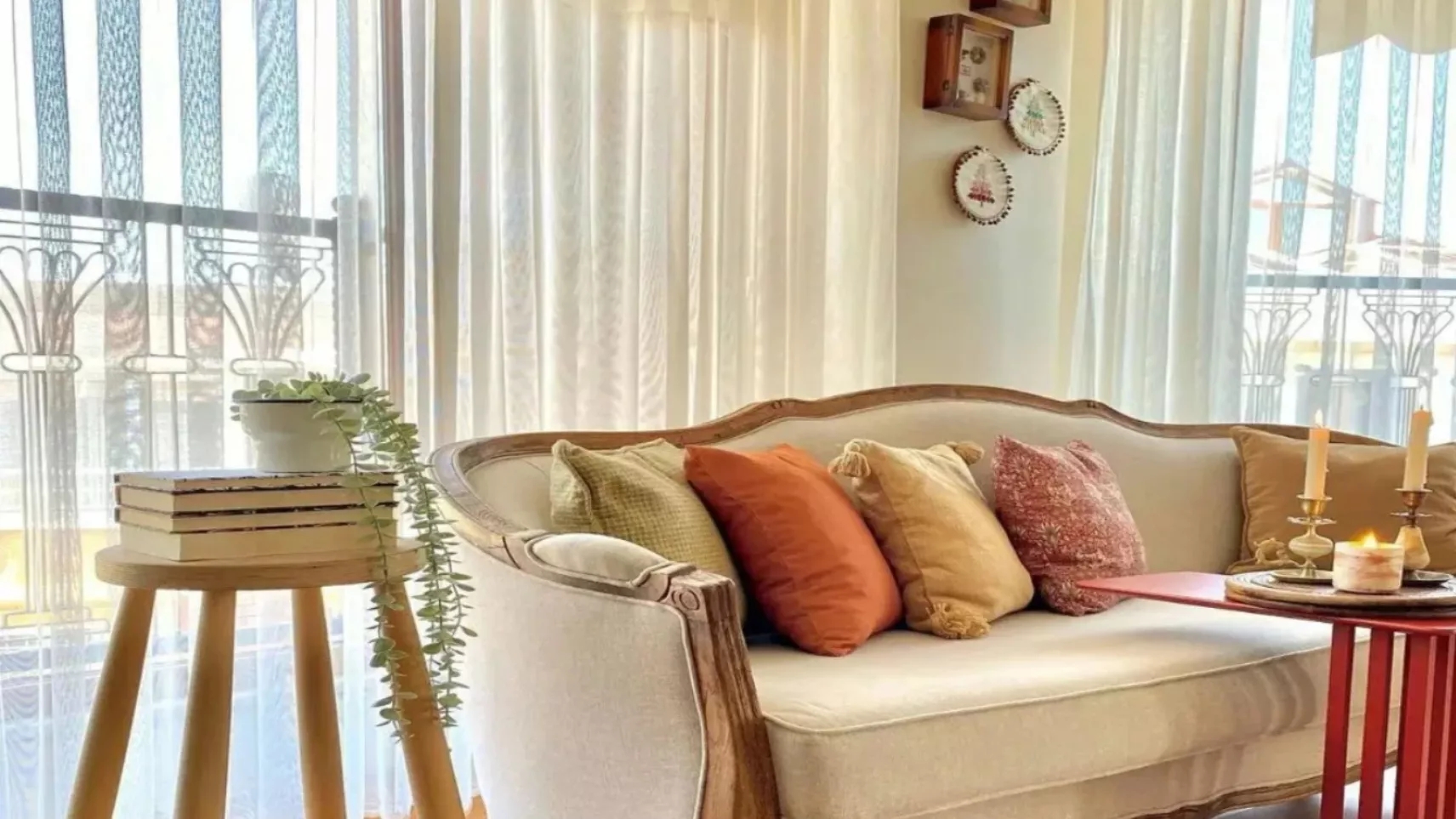 How to have a more beautiful house with silk curtains?