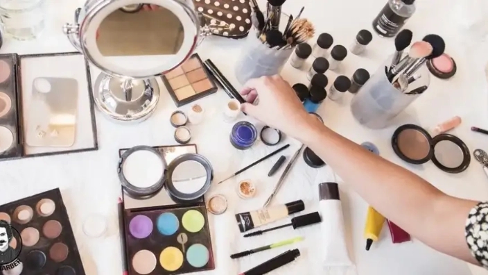 ضروری ترین لوازم و وسایل آرایشگاه و سالن زیبایی زنانه