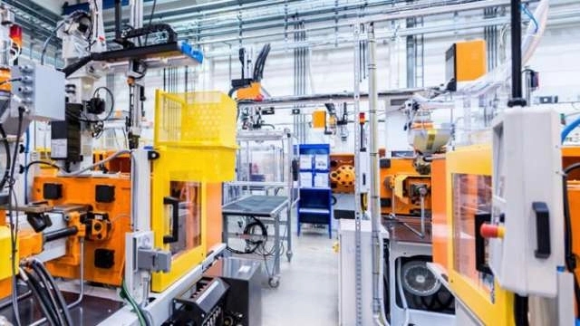 Getting to know the machine building industry and making machines