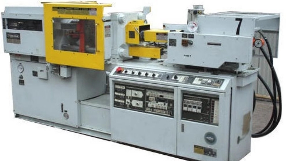 Production process cycle of plastic injection machine