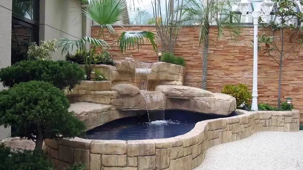 Types of fountains and their use in villas
