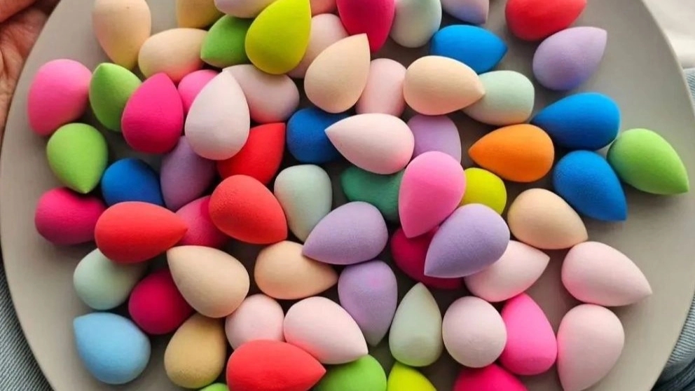 All kinds of beauty blenders