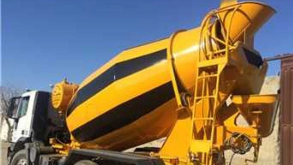 Components of a track mixer