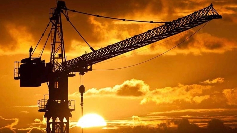 What is a tower crane?