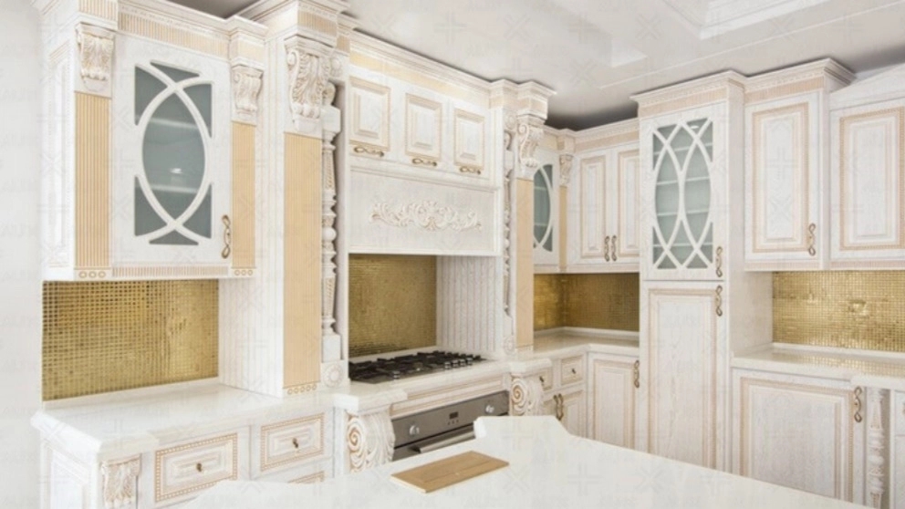 Why are white kitchen cabinets always popular?