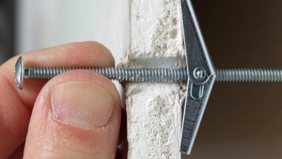 Propeller screw and its application