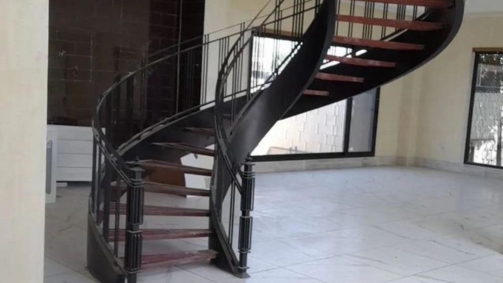 Features of iron profile for staircase railing