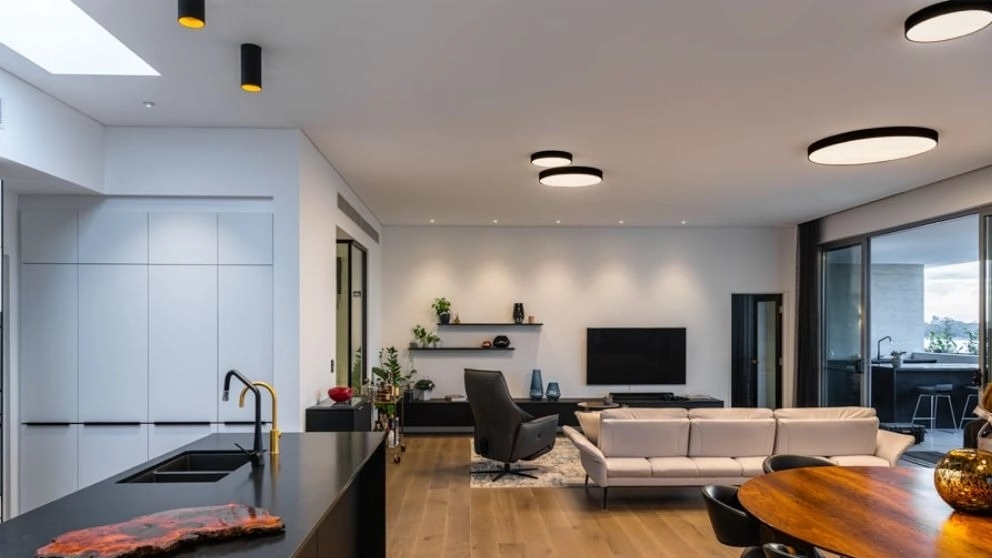 Comparison of facing and built-in panels