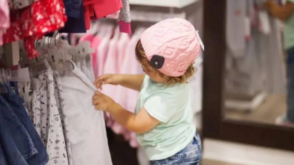 Features of children's clothes suitable for children under 5 years old