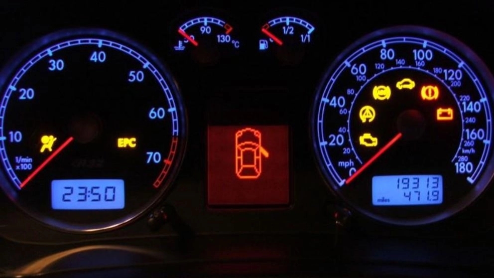 Introducing and checking the warning lights on the car panel