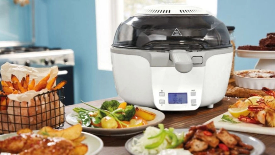 What points should be considered when buying a fryer?